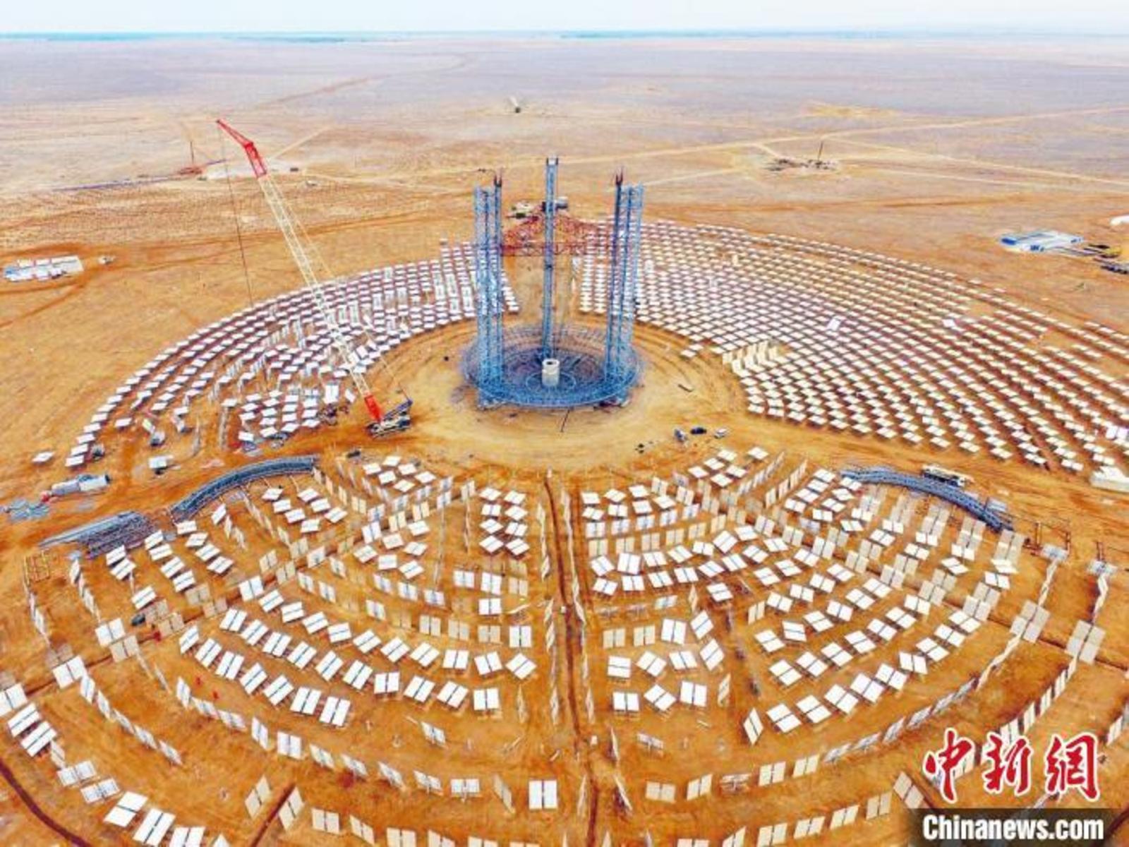 图为甘肃玉门鑫能5万千瓦光热项目建设工地。(资料图) 杨阳 摄